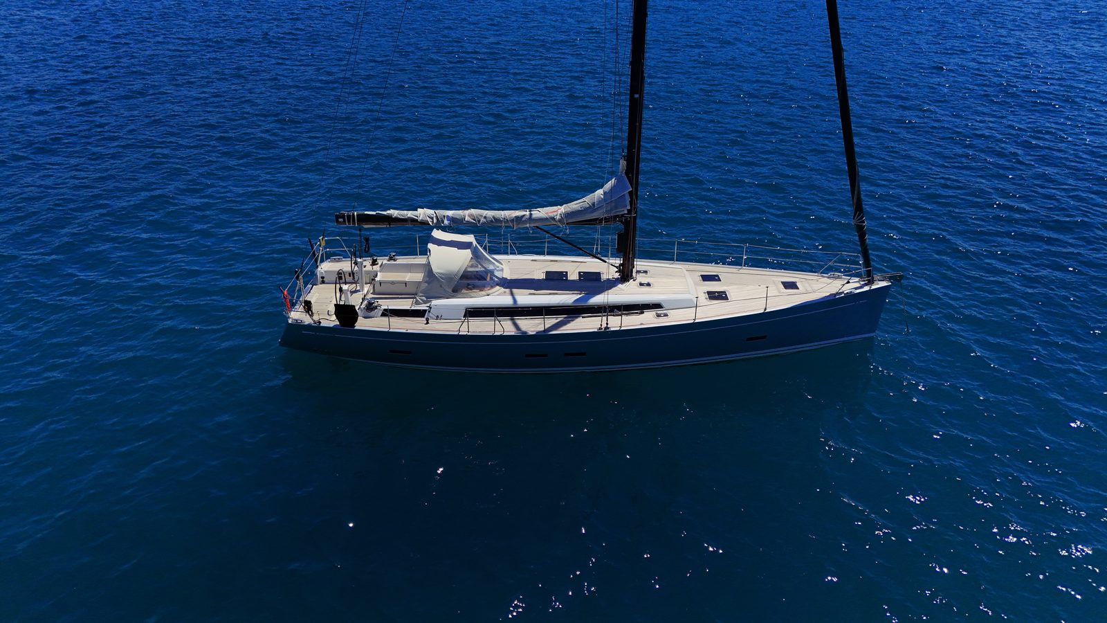 Grand Soleil 50 — drone shot in mare aperto